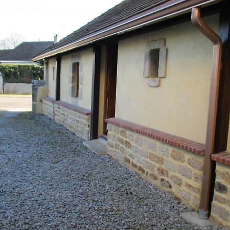 Chez Bari Villa Bourbon-lʼArchambault Buitenkant foto