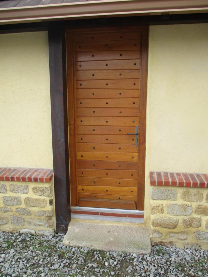 Chez Bari Villa Bourbon-lʼArchambault Buitenkant foto