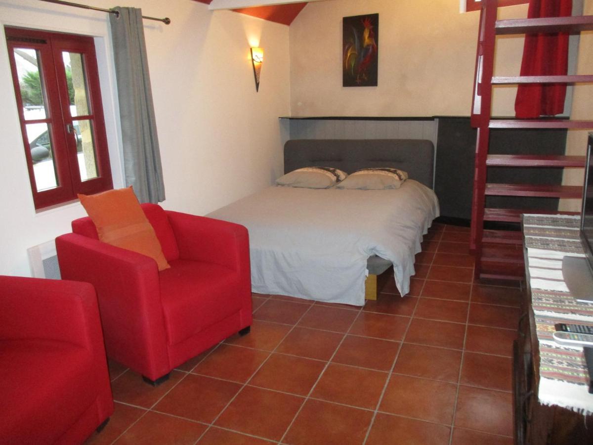 Chez Bari Villa Bourbon-lʼArchambault Buitenkant foto