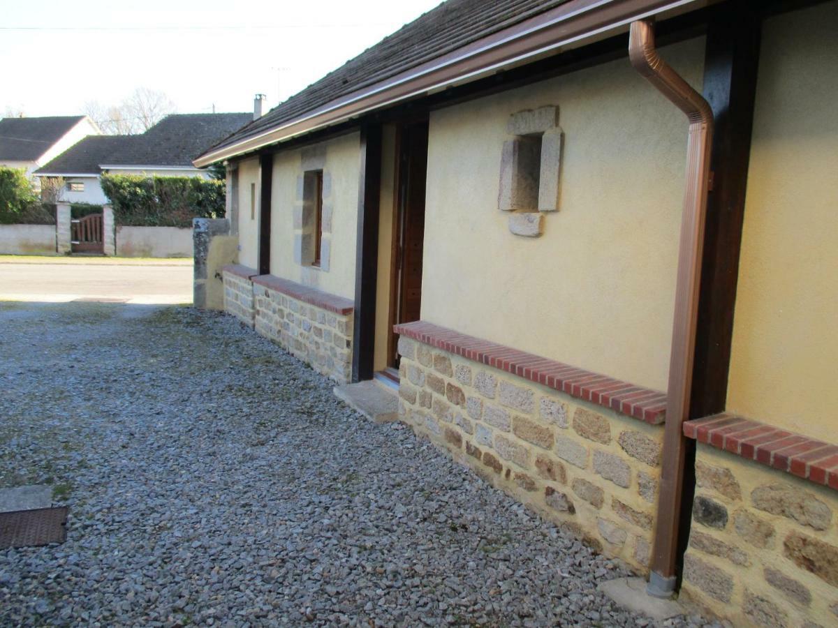 Chez Bari Villa Bourbon-lʼArchambault Buitenkant foto