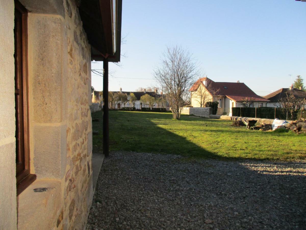 Chez Bari Villa Bourbon-lʼArchambault Buitenkant foto