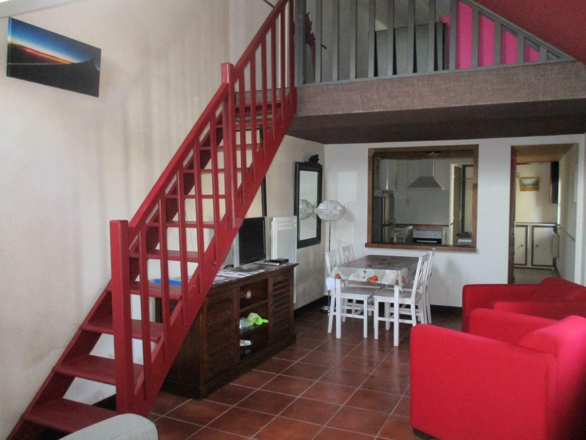 Chez Bari Villa Bourbon-lʼArchambault Buitenkant foto